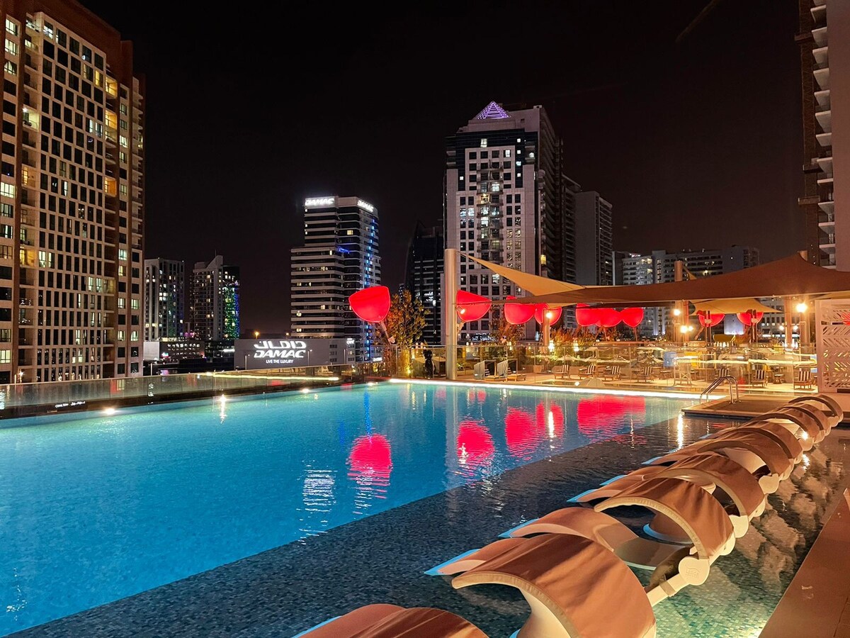 DOWNTOWN PREMIUM STUDIO NEXT TO DUBAI MALL & BURJ