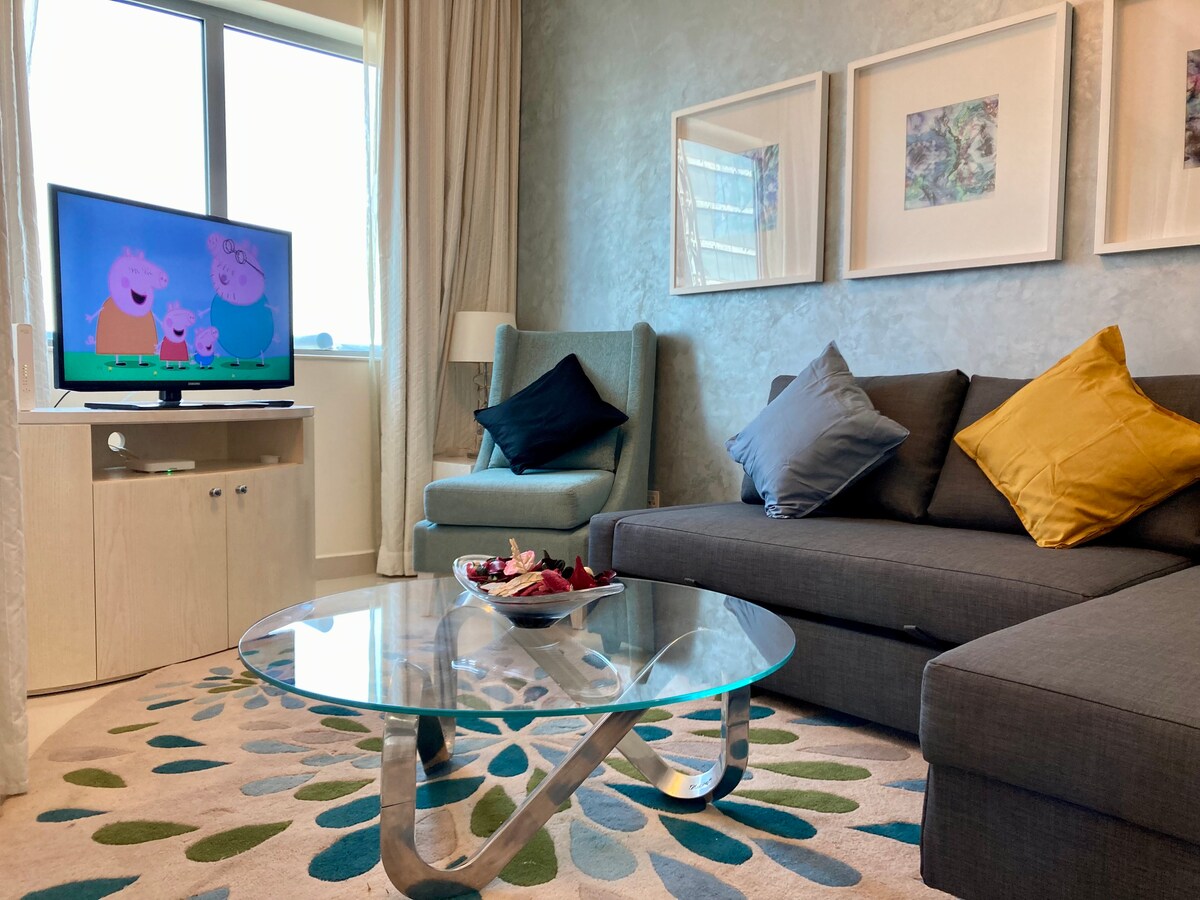 LUXURY DOWNTOWN BOULEVARD APT NEXT TO DUBAI MALL